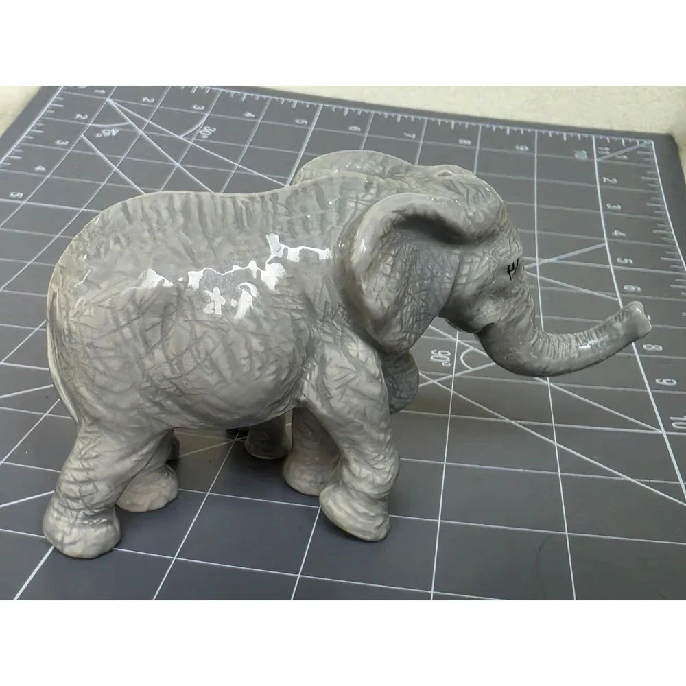 Westland Giftware Elephant Salt and Pepper Shakers Magnetic Ceramic Gray Set